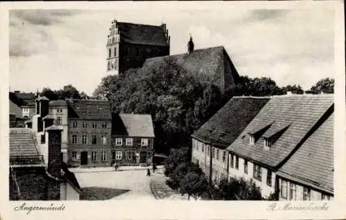 Ak Angermünde in der Uckermark, Straßenpartie mit St. Marienkirche