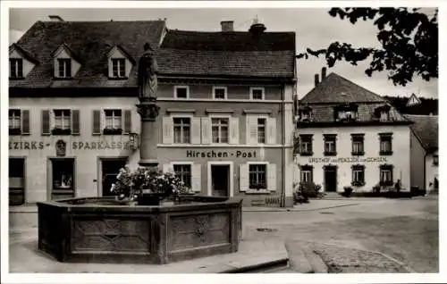 Ak Elzach im Schwarzwald, Brunnen, Hirschen-Post, Bezirks-Sparkasse, Gasthof zum Ochsen