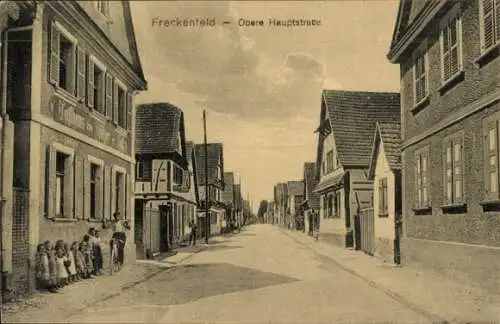 Ak Freckenfeld im Bienwald Kreis Germersheim, Obere Hauptstraße, Gasthof, Kinder