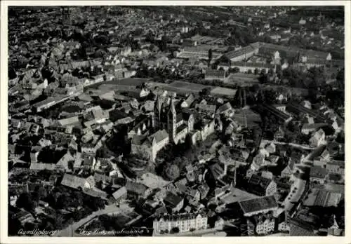 Ak Quedlinburg im Harz, Gesamtansicht, Fliegeraufnahme