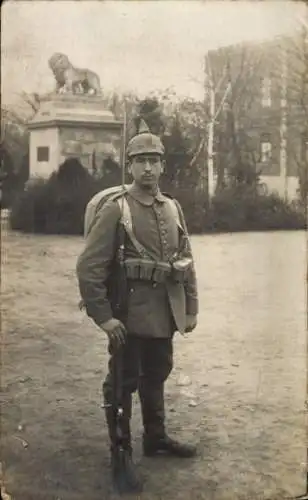 Foto Ak Deutscher Soldat in Uniform, Porträt, Kaiserzeit