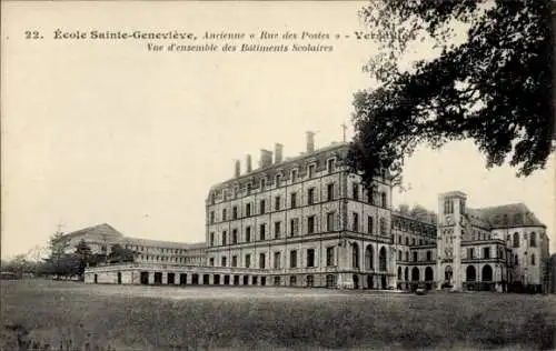 Ak Versailles Yvelines, Ecole Sainte Genevieve, Rue des Postes