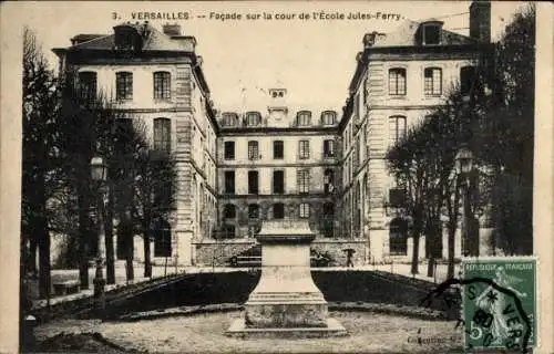 Ak Versailles Yvelines, Ecole Jules Ferry, Facade sur la cour