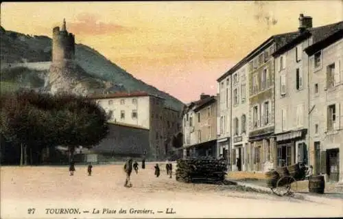 Ak Tournon Ardèche, La Place des Graviers