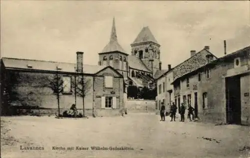 Ak Lavannes Marne, Kirche mit Kaiser Wilhelm-Gedenkstein