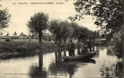 Ak Châtillon sur Seine Côte d’Or, Seine, Mann im Boot