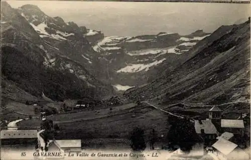 Ak Gavarnie Hautes Pyrénées, La Vallée de Gavarnie et le Cirque