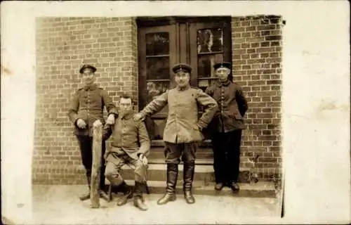 Foto Ak Hannover, Deutsche Soldaten in Uniform