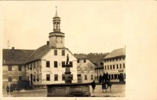 Ak Tännich Breitenheerda Remda Teichel Thüringen, Marktbrunnen, Rathaus, Apotheke