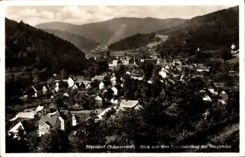 Ak Sitzendorf in Thüringen, Panorama, Schwarzatal, Blick aus dem Eisenbahnzug, Bergkirche