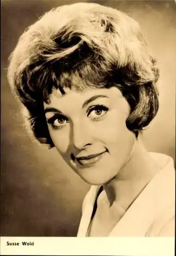 Ak Schauspielerin Susse Wold, Portrait, Drei Mädchen in Paris