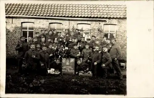 Foto Ak Feldzug 1915, Weihnachten, Soldaten in Uniform, I WK