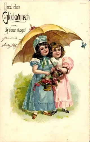 Präge Ak Glückwunsch Geburtstag, Mädchen mit Regenschirm, Blumenkorb