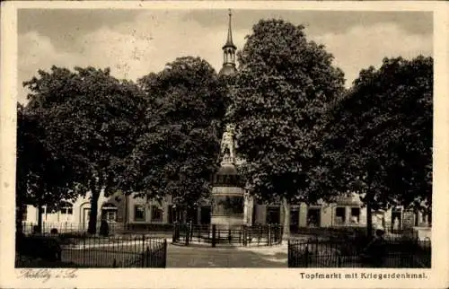 Ak Rochlitz Sachsen, Topfmarkt mit Kriegerdenkmal