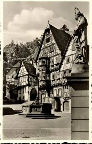 Ak Miltenberg am Main, Marktplatz, Fachwerkhäuser, Brunnen