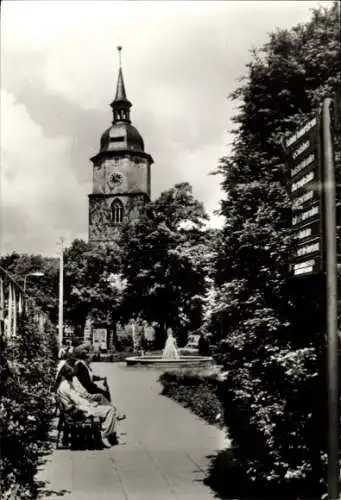 Ak Friedrichroda im Thüringer Wald, Kuranlagen an der Kirche