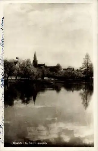 Ak Glasten Bad Lausick in Sachsen, Blick übers Wasser zur Kirche