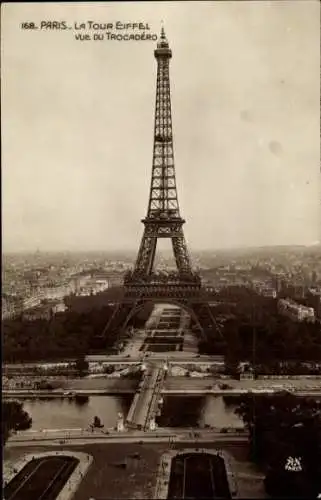 Ak Paris VII, Der Eiffelturm, Eiffelturm, Blick vom Trocadero