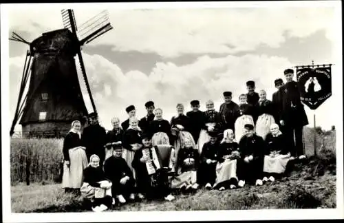 Ak Laren Gelderland Niederlande, Tanzgruppe Larense Schotsers, Windmühle