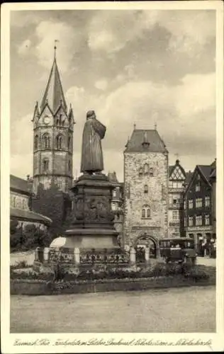 Ak Lutherstadt Eisenach in Thüringen, Karlplatz, Luther-Denkmal, Nikolaiturm, Nikolaikirche