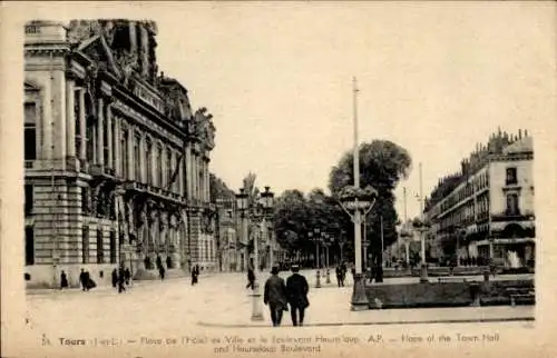 Ak Tours Indre et Loire, Place de l'Hotel de Ville, Boulevard Heurteloup