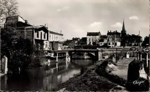 Ak Muret Haute Garonne, Pont sur la Louge, Eglise Saint Jacques