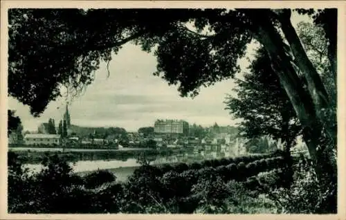 Ak Sablé-sur-Sarthe, Stadt vom öffentlichen Garten aus gesehen