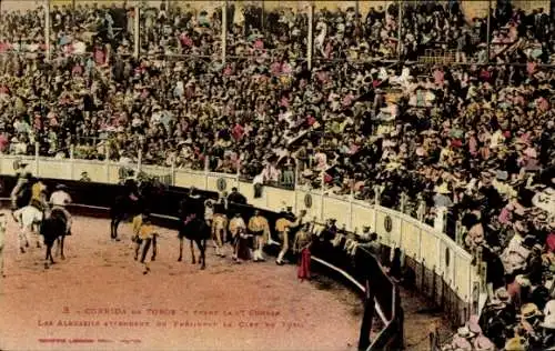 Ak Corrida de toros, Avant la corrida