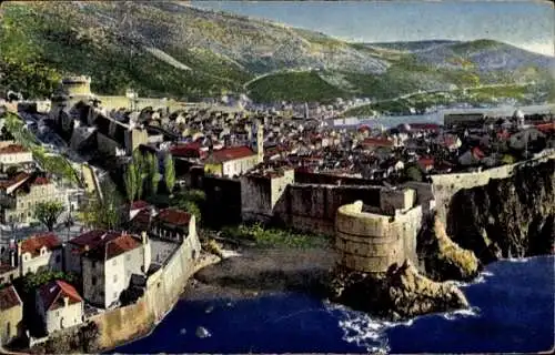 Ak Dubrovnik Ragusa Kroatien, Totalansicht der Stadt, Stadtmauern