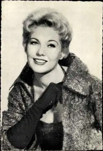 Ak Schauspielerin Kim Novak, Portrait