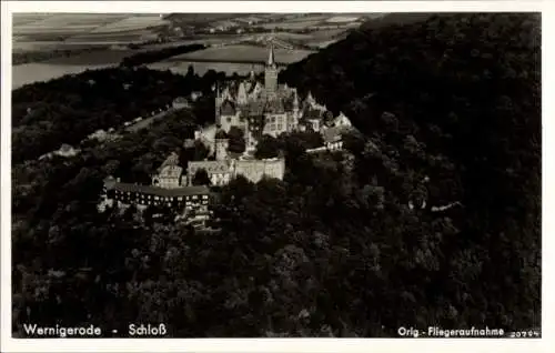 Ak Wernigerode am Harz, Fliegeraufnahme, Schloss