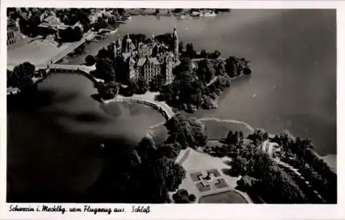 Ak Schwerin in Mecklenburg, Schloss, Fliegeraufnahme