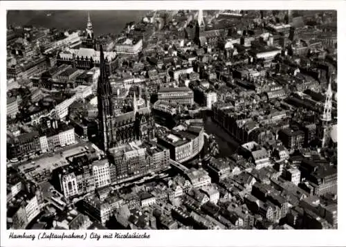 Ak Hamburg, Fliegeraufnahme, City mit Nicolaikirche