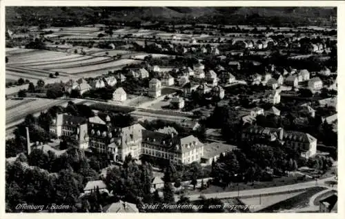 Ak Offenburg in Baden Schwarzwald, Fliegeraufnahme, Städtisches Krankenhaus