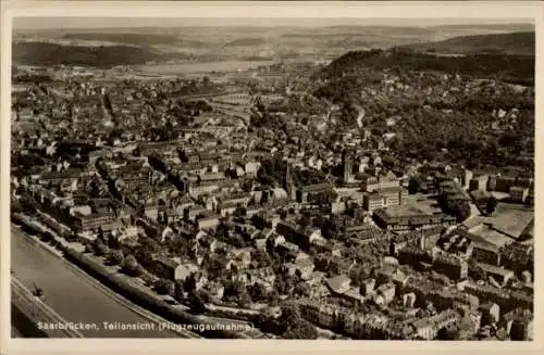 Ak Saarbrücken im Saarland, Fliegeraufnahme