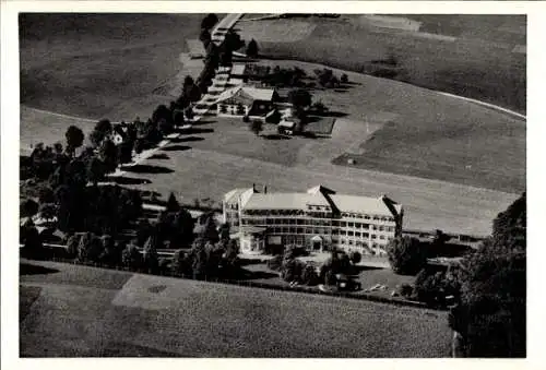 Ak Traunstein Oberbayern, Fliegeraufnahme, Städt. Krankenhaus, Prinz Ludwigheim
