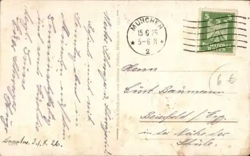 Ak Mann trinkt Bier, Bierglas