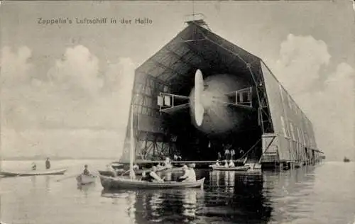 Ak Zeppelin Luftschiff LZ 4 in der schwimmenden Halle auf dem Bodensee