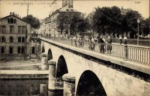 Ak Sarreguemines Saargemünd Lothringen Moselle, Le Pont des Allies