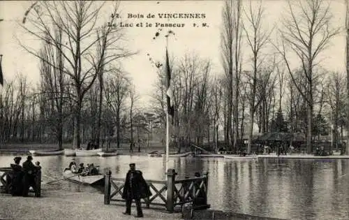 Ak Paris XII Bois de Vincennes, Lac, Passeur