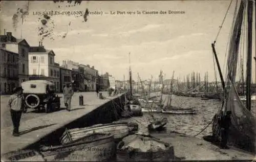 Ak Les Sables d'Olonne Vendée, Hafen bis zur Zollkaserne