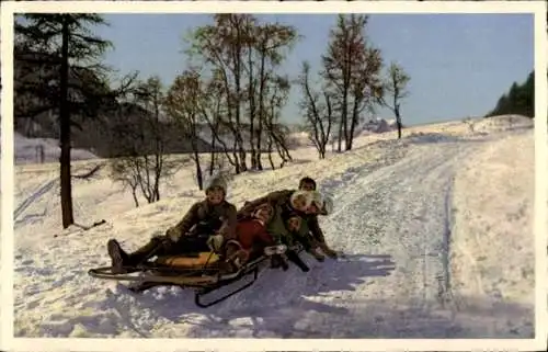 Ak Wintersport, Kinder fahren Bobsleigh