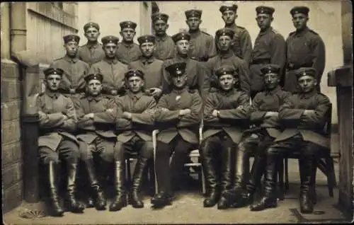 Foto Ak Deutsche Soldaten in Uniformen, Kraftfahr-Abteilung, I WK