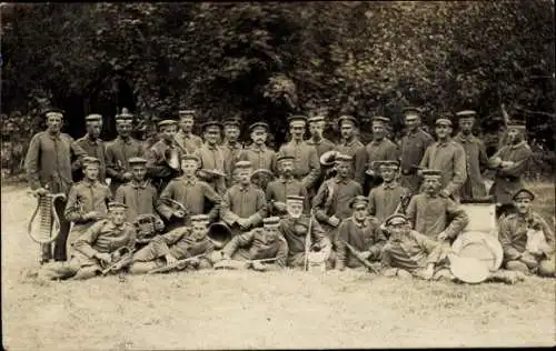 Foto Ak Deutsche Soldaten in Uniformen, Regiments Musik Reserve Infanterie Regiment 215, I WK