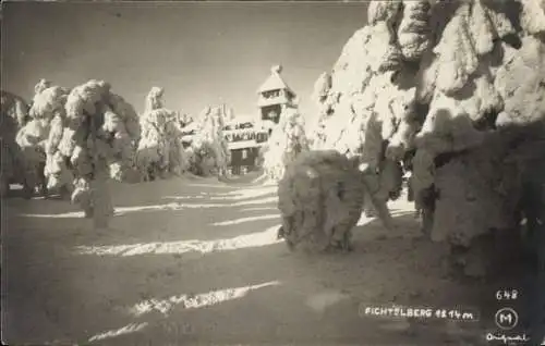 Ak Oberwiesenthal im Erzgebirge, Fichtelberg, Fichtelberghaus, Winter