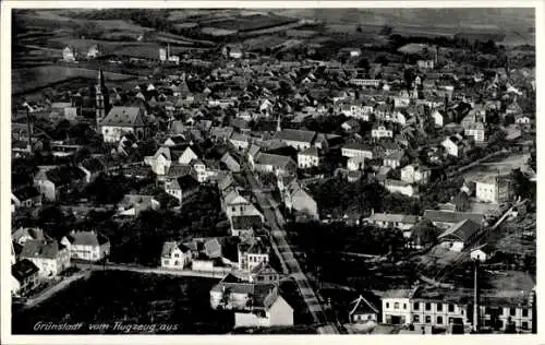 Ak Grünstadt in der Pfalz, Fliegeraufnahme