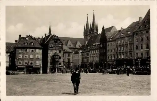 Ak Eger Sudetengau Region Karlsbad, Partie auf dem Marktplatz