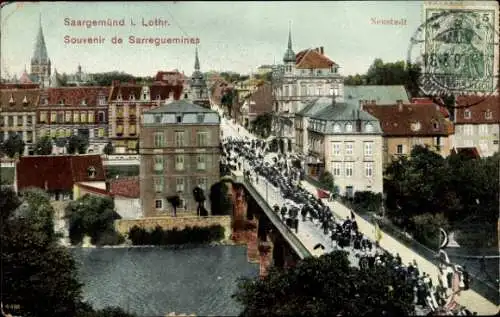 Ak Saargemünd Sarreguemines Lothringen Moselle, Neustadt, Brücke, Straßenumzug