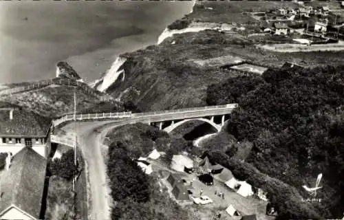 Ak Saint Martin Beach Seine-Maritime, Brücke, Klippen