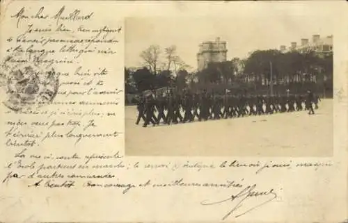 Ak Vincennes Val de Marne, Männer in Uniform, Marsch